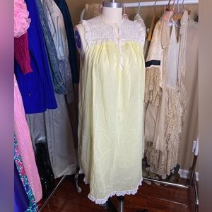 LAST CALL VINTAGE 60s SLEEPWEAR